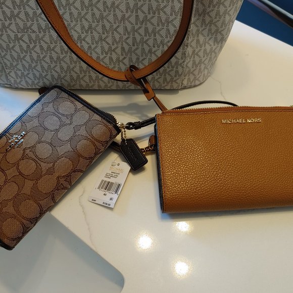 Meet your Posher, Becky - Picture 5 of 5